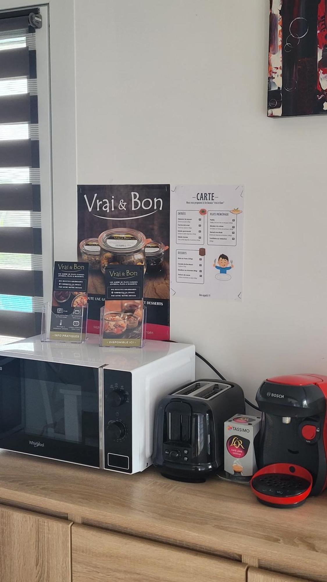 Gite Le Petit Doue Bressuire Bagian luar foto